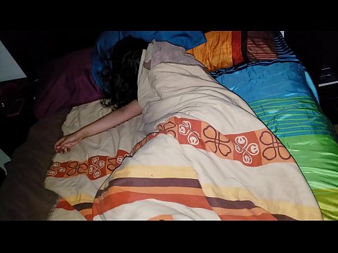 ❤️ Stepson oo garaacaya hooyadeed oo yar intay seexanayso. ☑ Porno Guri ﹏